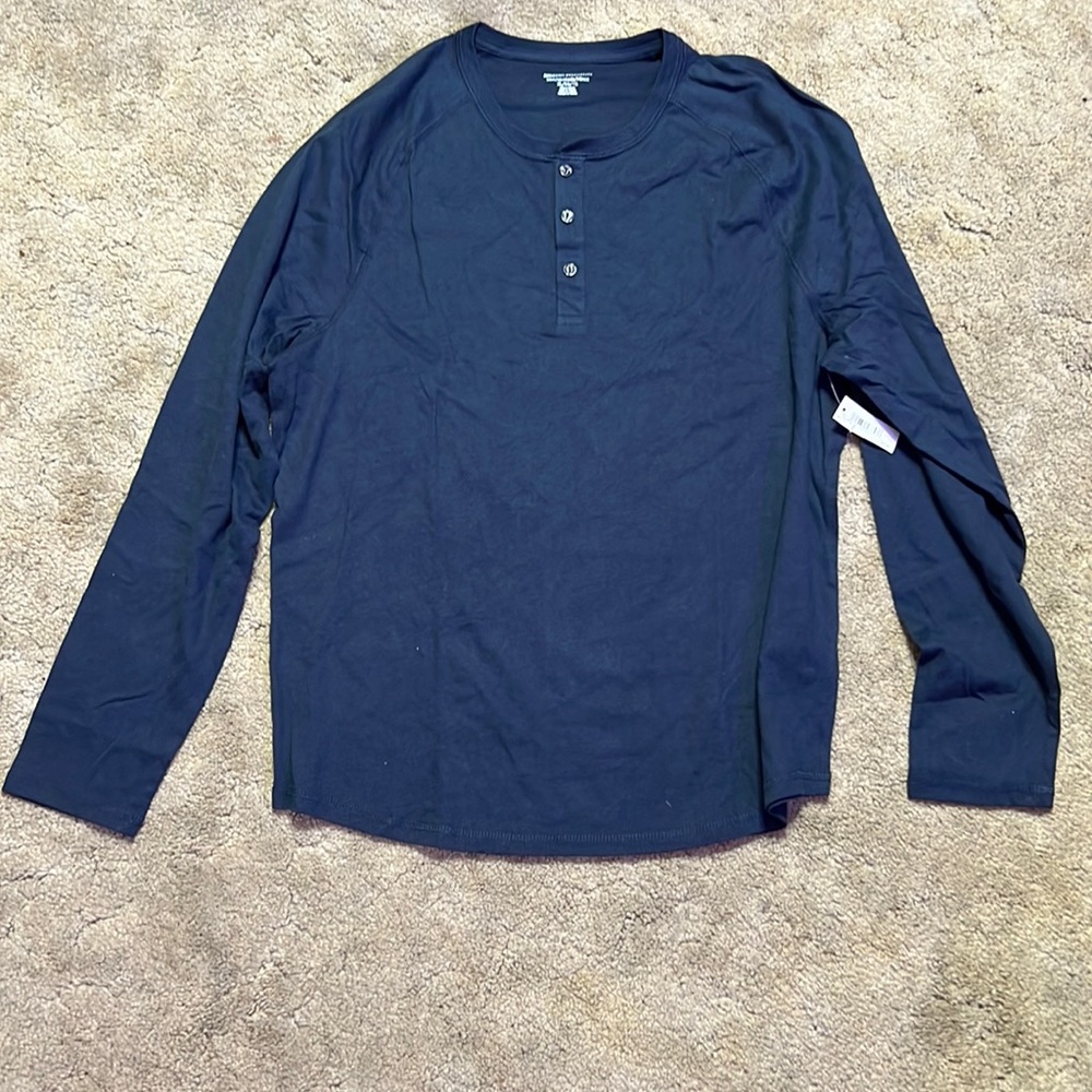 BNWT men’s Amazon Essentials slim fit top size xl navy